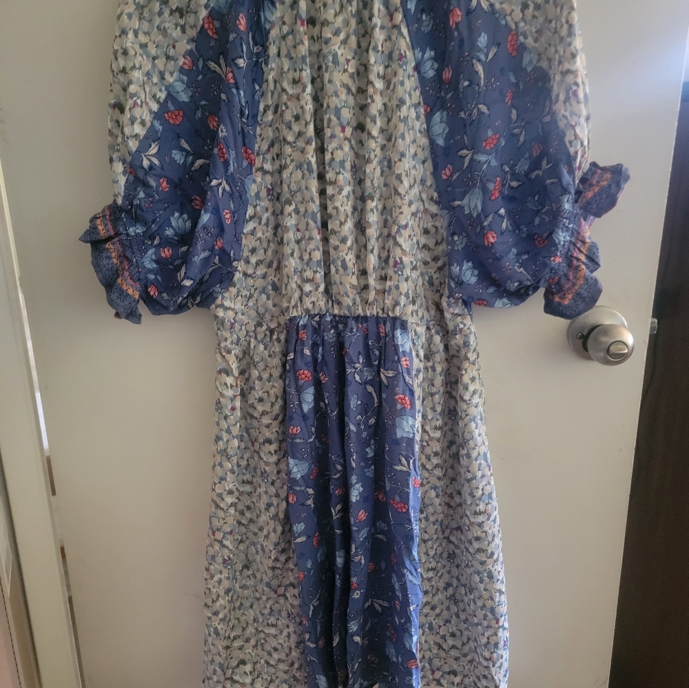 Dress - Picture 2 of 4